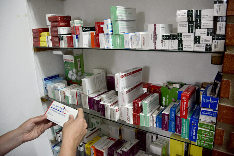 Laboratorios farmacéuticos donan insumos y medicamentos a Bahía Blanca tras las inundaciones