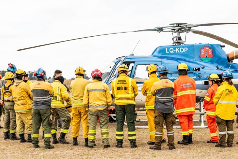 Más de 600 bomberos y personal de prevención y lucha contra el fuego se capacitaron en “Operaciones Seguras con Aeronaves”